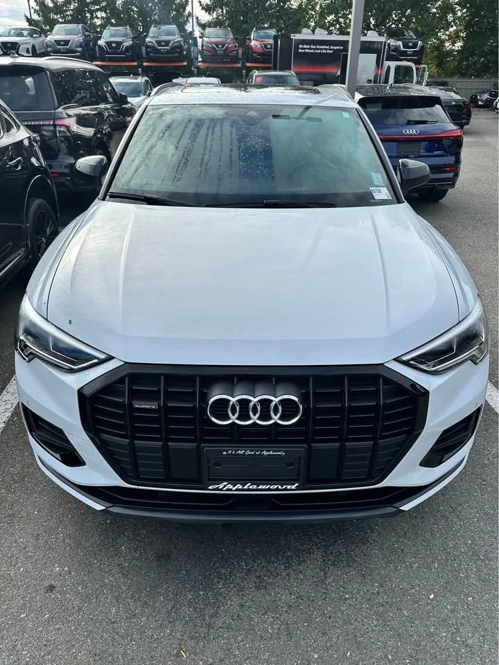 2022 Audi Q3 image indicator(5)