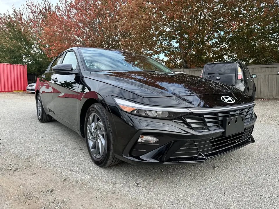 2025 Hyundai Elantra image indicator(7)