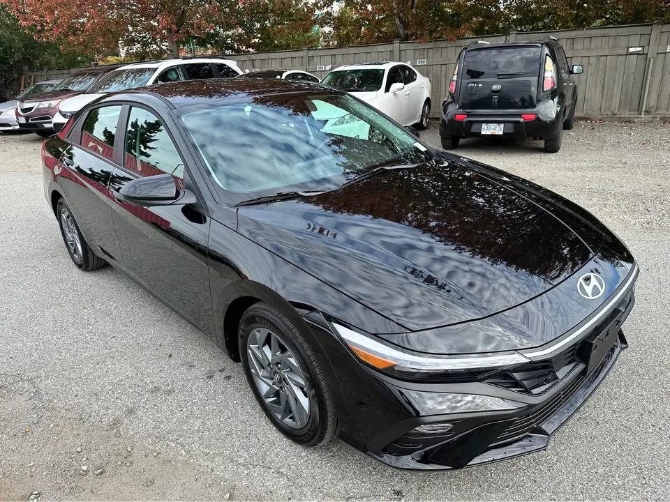 2025 Hyundai Elantra image indicator(10)