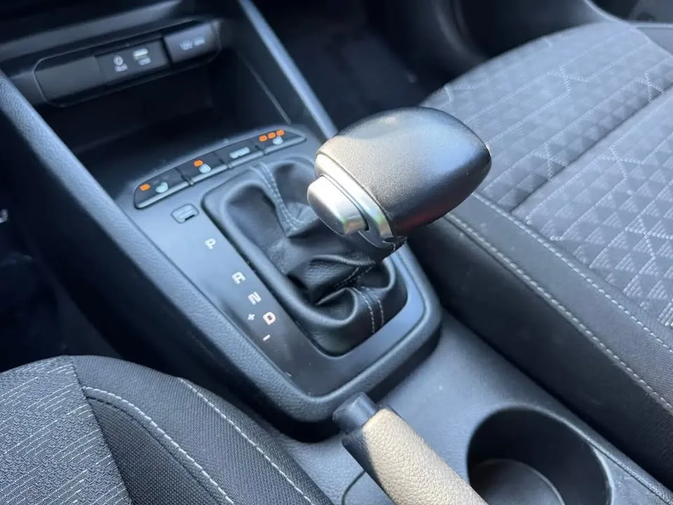 2018 Kia rio lx - 5-door image indicator(5)