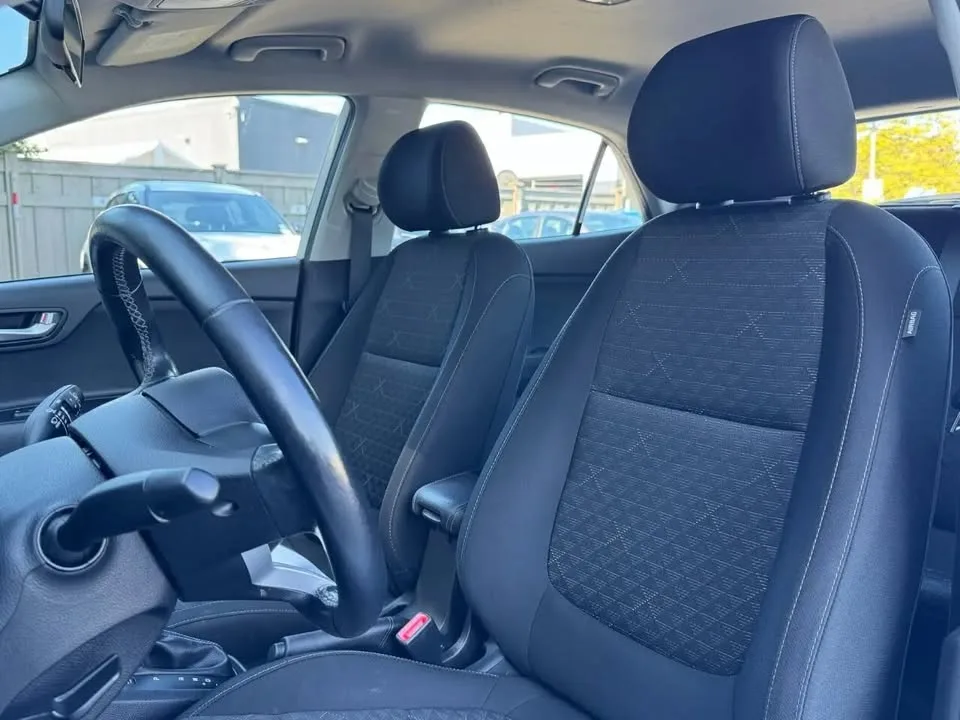 2018 Kia rio lx - 5-door image indicator(9)