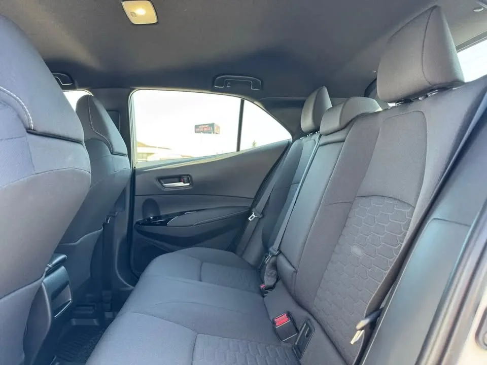 2025 Toyota corolla se hatchback image indicator(3)