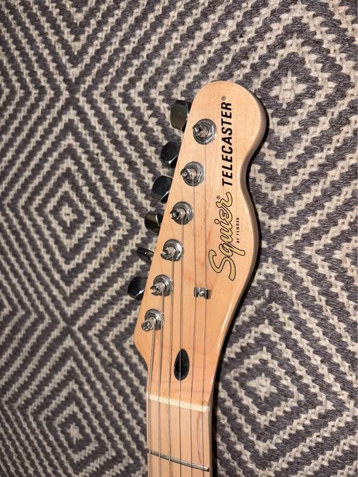 Squier by Fender Telecaster image indicator(2)