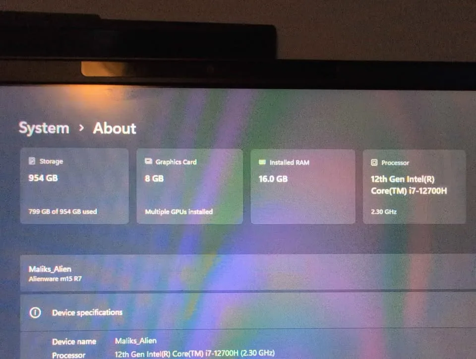 Alienware m15 R7 Gaming Laptop - i7 12700H, 16GB RAM, 1TB SSD image indicator(4)