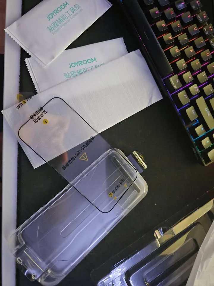 Iphone 15 pro case (spigen cover) + iphone 14 pro screen protect image indicator(6)