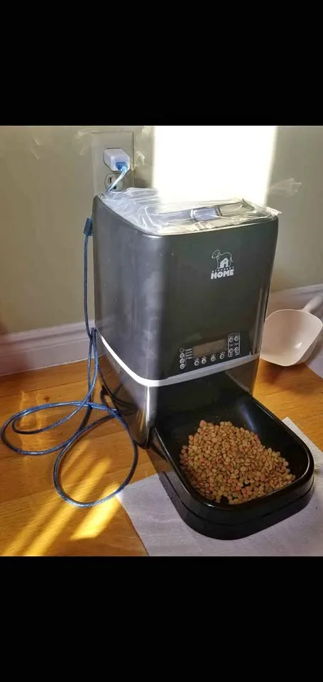 Automatic Pet Food Dispenser