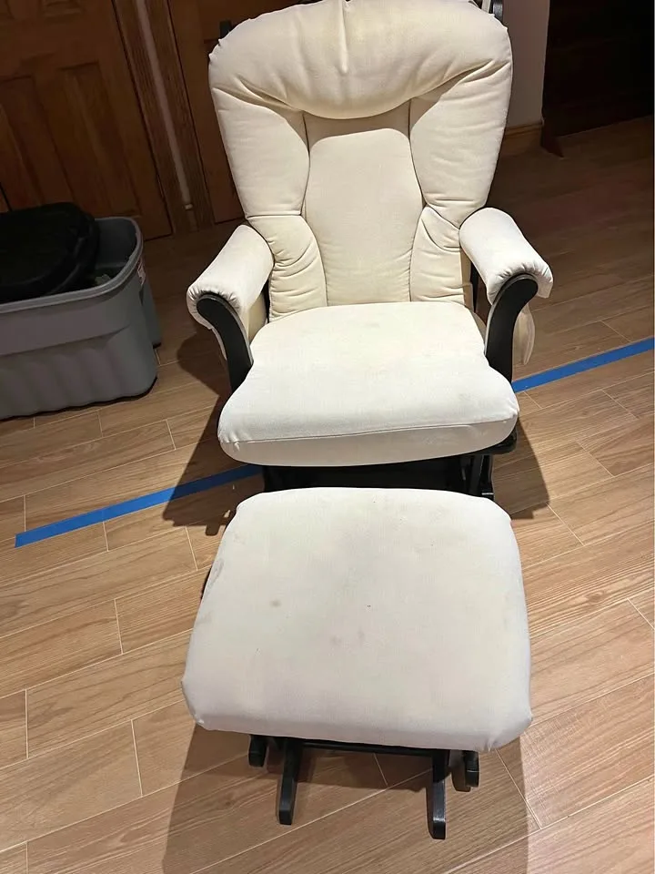 Beige glider with ottoman