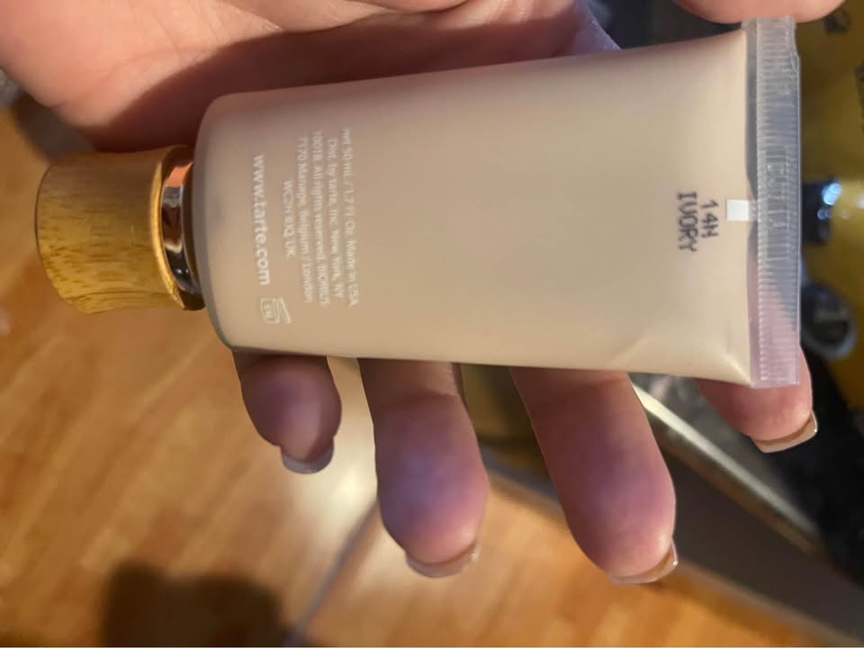 Tarte Amazonian clay 16 hour foundation 14N Ivory - photo 2
