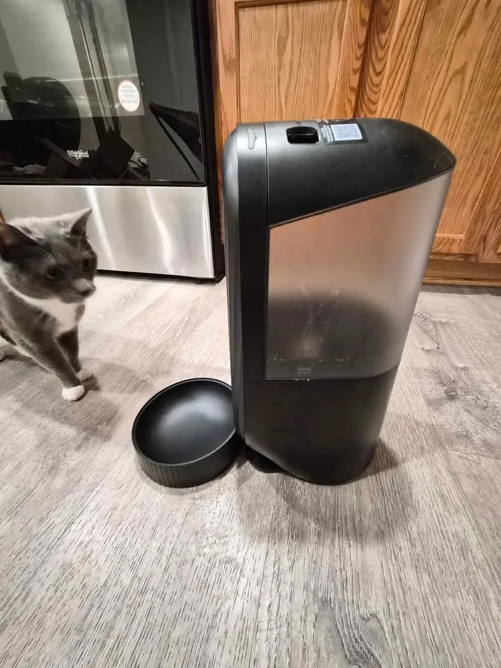 Cat Automatic Feeder w camera image indicator(2)