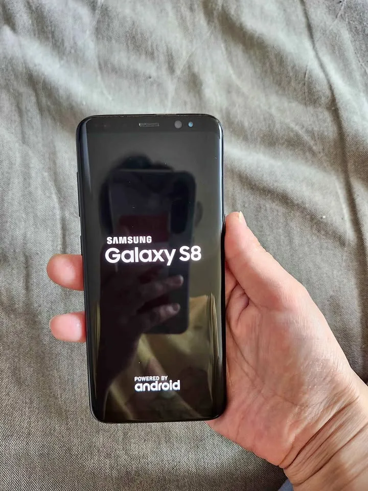 Samsung Galaxy 8 thumbnail