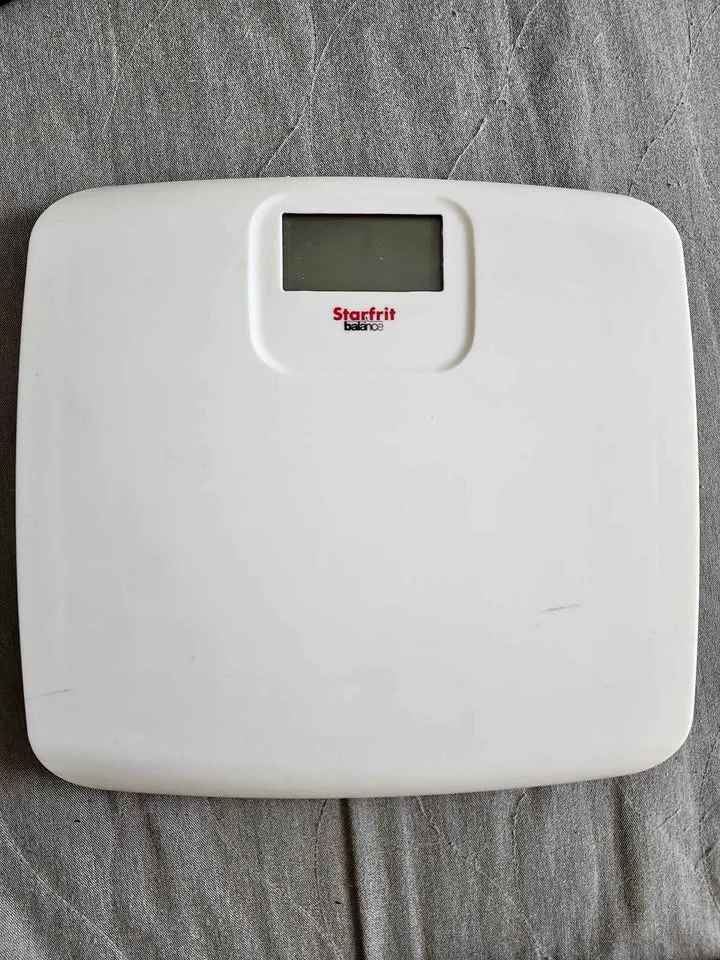 Starfrit Balance Digital LCD Bathroom Scale thumbnail