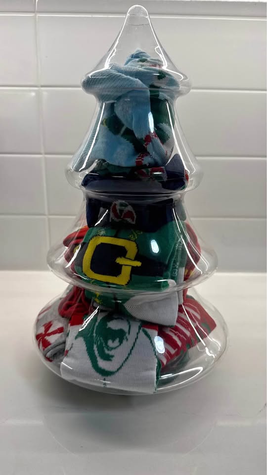 NEW - Christmas Tree Shaped Storage with Socks - photo 4