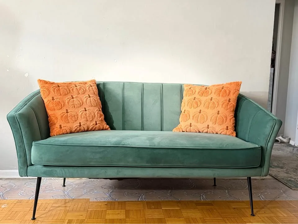 Green sofa couch (DELIVERY AVAILABLE) image indicator(2)