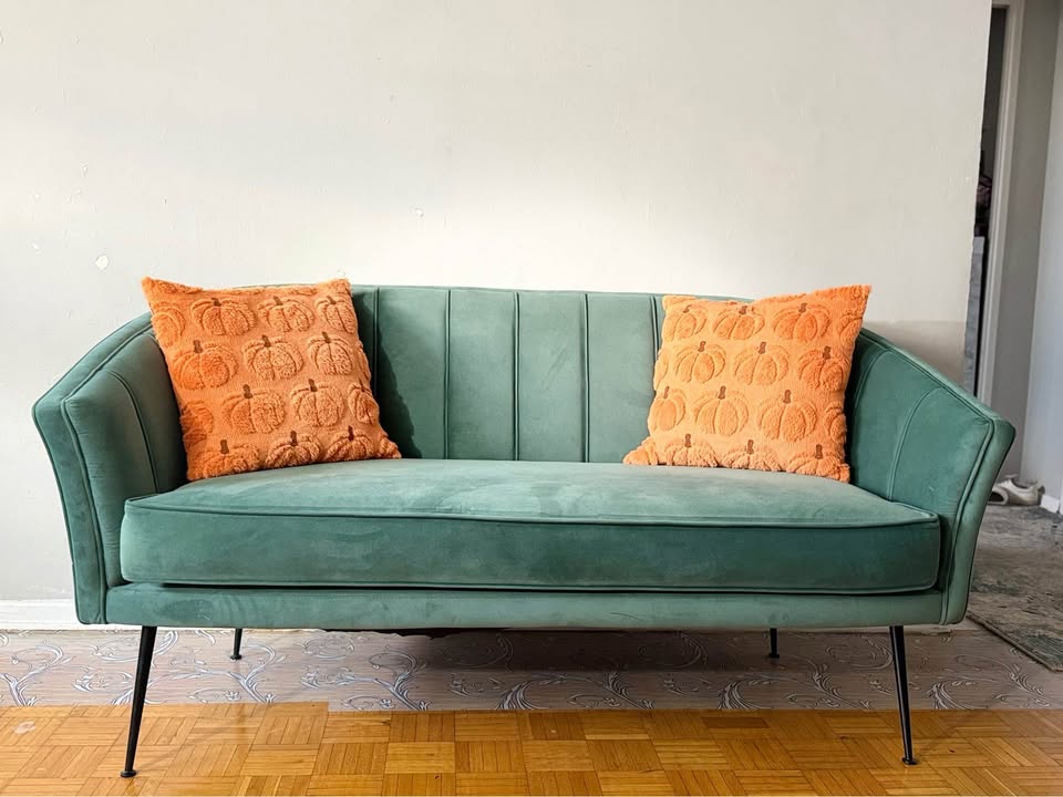 Green sofa couch (DELIVERY AVAILABLE) - photo 3