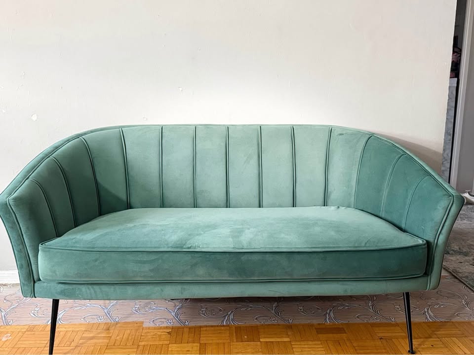 Green sofa couch (DELIVERY AVAILABLE) - photo 4