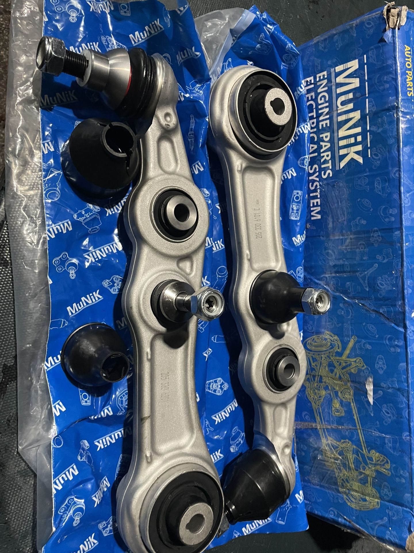 Front Left & Right Lower Control Arm Set for Mercedes-Benz - photo 2