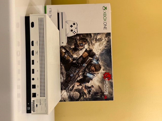 Xbox One S 1 TB Gears of War 4 Bundle + 5 Game - photo 2