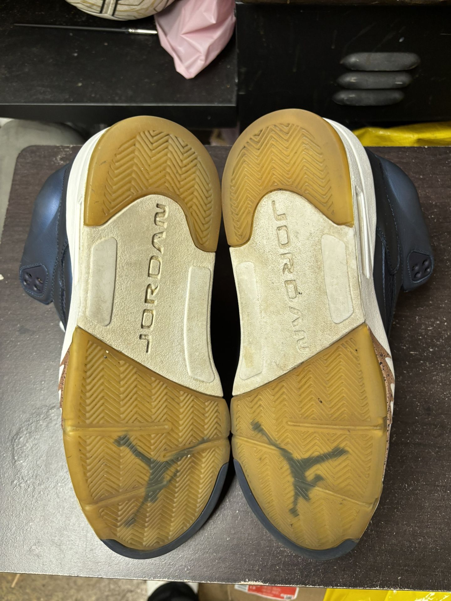 Air Jordan 5 Bronze - photo 3