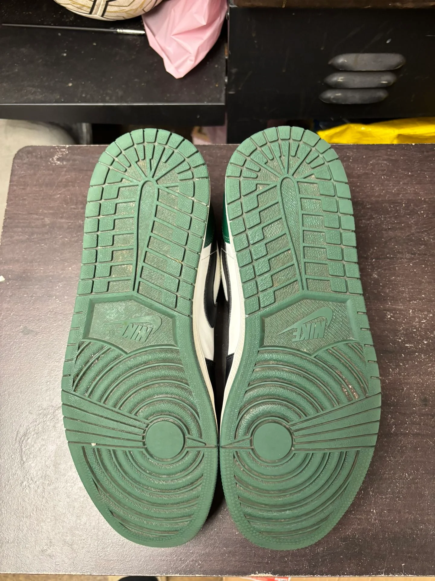 Air Jordan 11 Low Green Tea image indicator(3)
