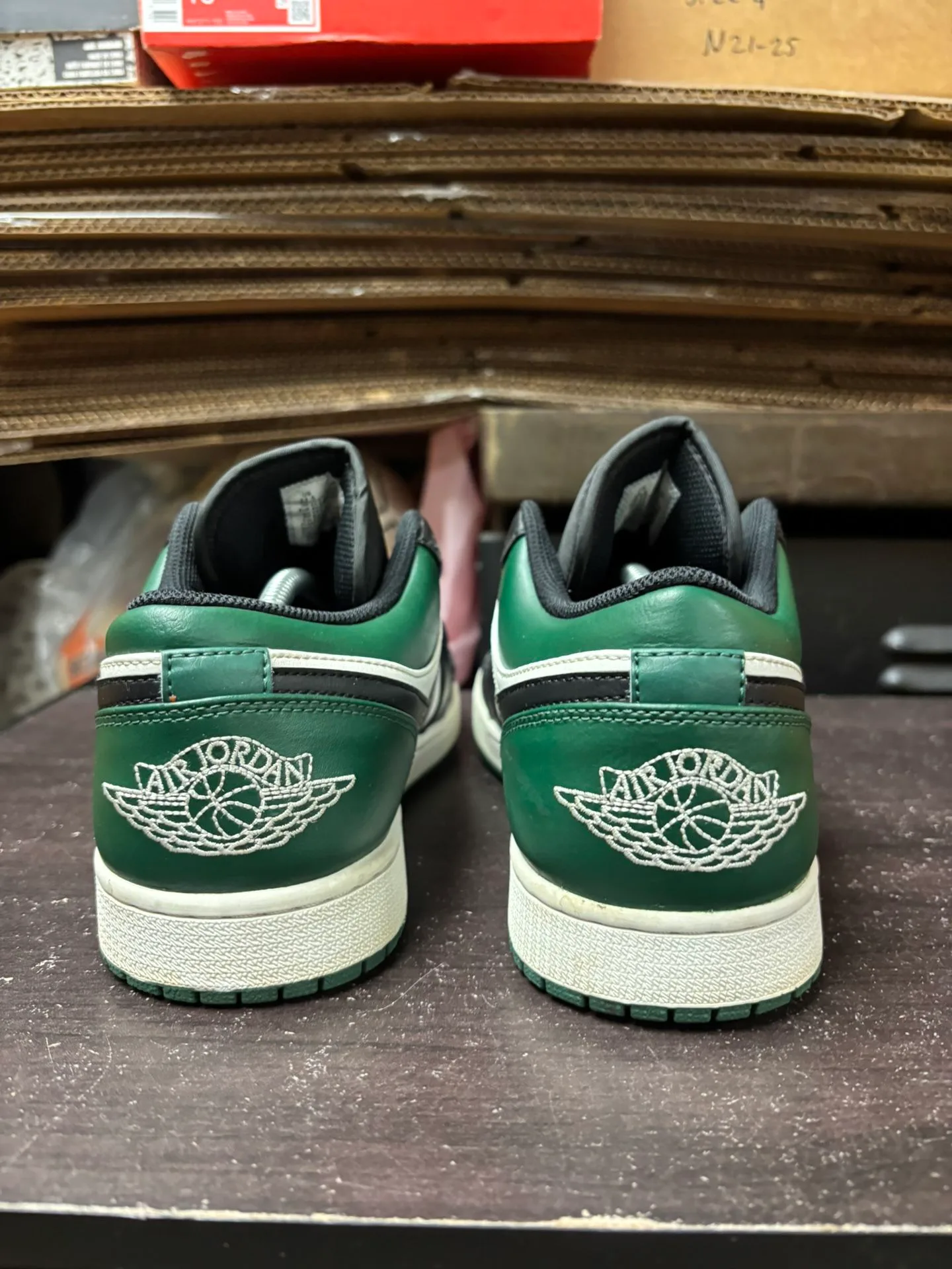 Air Jordan 11 Low Green Tea image indicator(4)