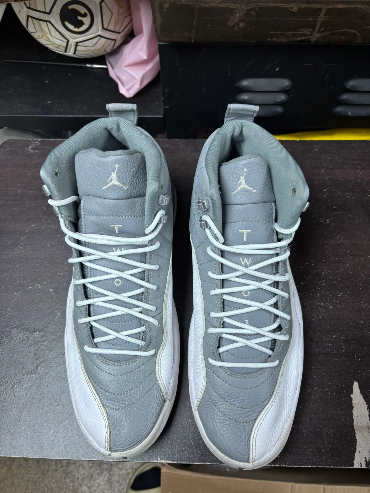 Air Jordan 12 Stealth image indicator(2)