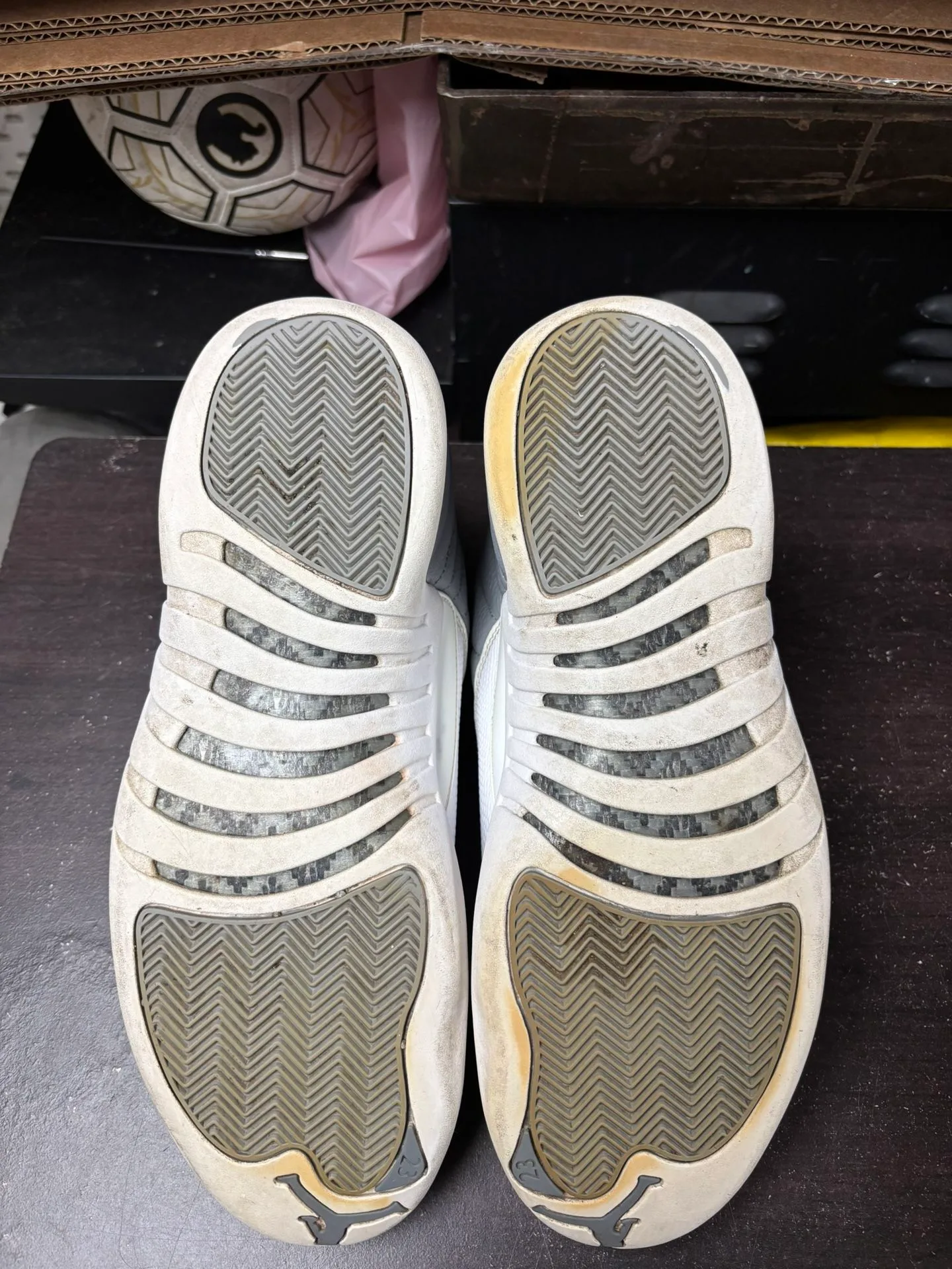 Air Jordan 12 Stealth image indicator(3)