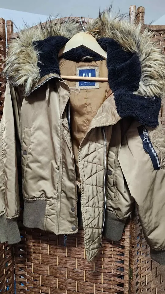 GAP Woman Winter Jacket Size XS image indicator(2)