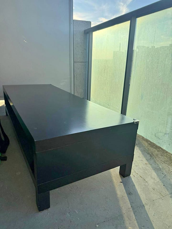 Centre table/tv table