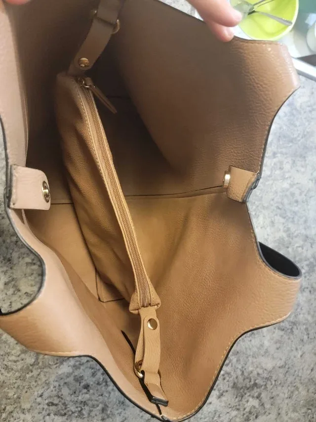 Bucket-Style Real Leather Bag image indicator(2)