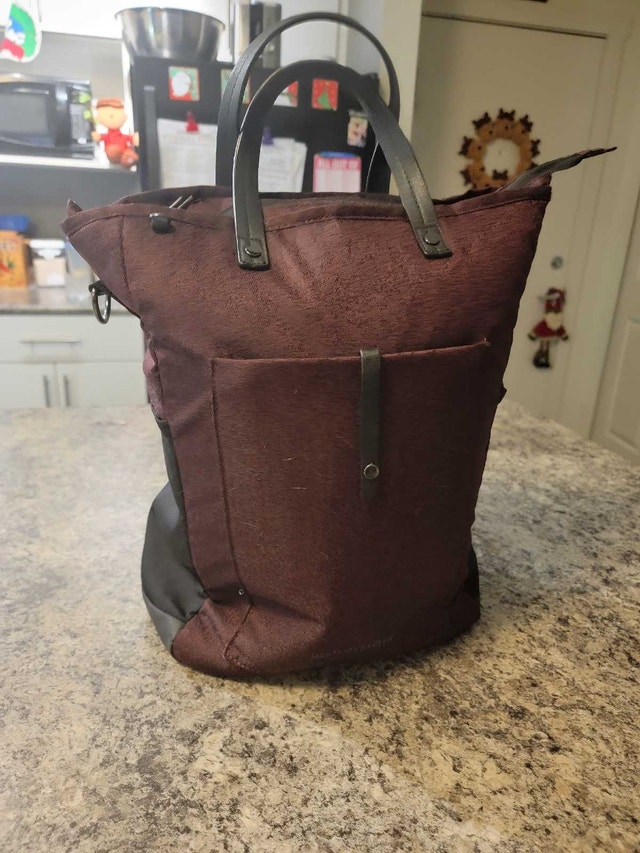 **PENDING**Sherpani Convertible Backpack/Tote - photo 2