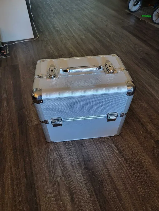 **OFFERS WELCOME** HUGE Cosmetology Bundle image indicator(5)