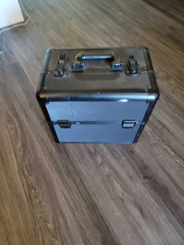 **OFFERS WELCOME** HUGE Cosmetology Bundle image indicator(8)