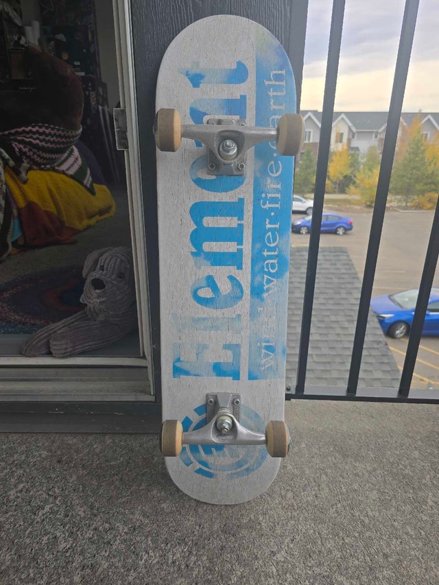 **PENDING** Element skateboard, brand new, ridden once