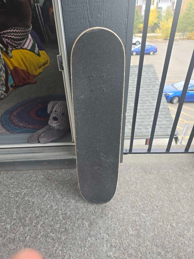**PENDING** Element skateboard, brand new, ridden once - photo 2