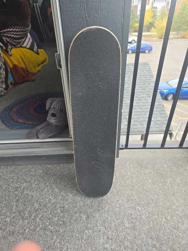 **PENDING** Element skateboard, brand new, ridden once image indicator(2)