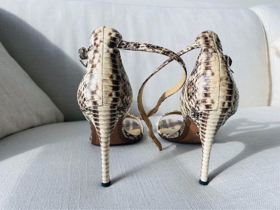 Almost brand new Michael Kors strap sandals - photo 2
