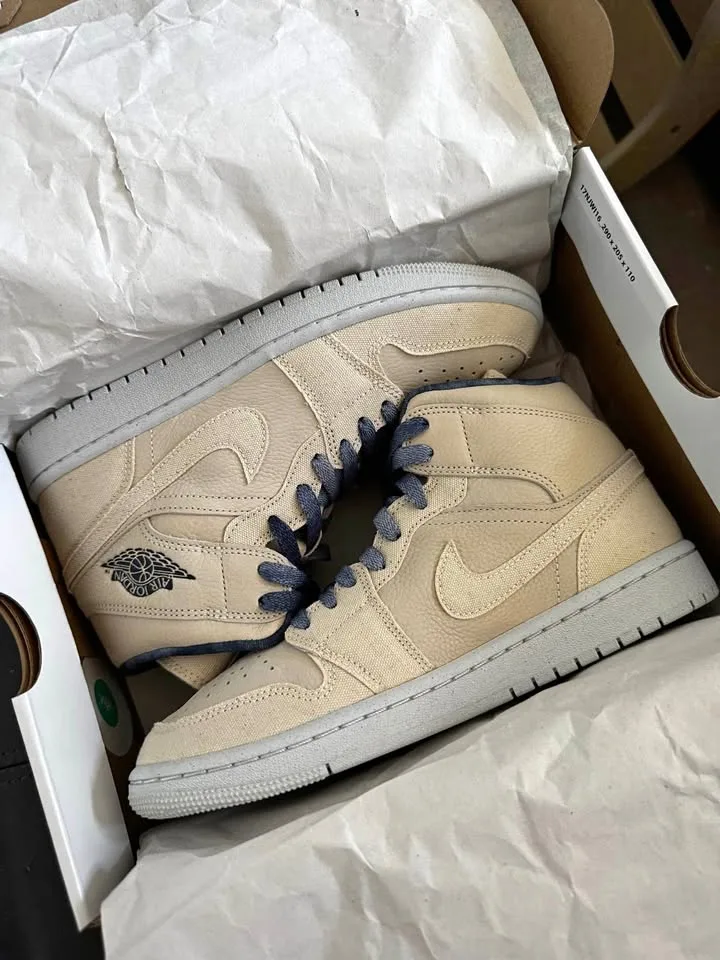 Womens Air Jordan 1 MID SE Sanddrift/Sail-Midnight Navy