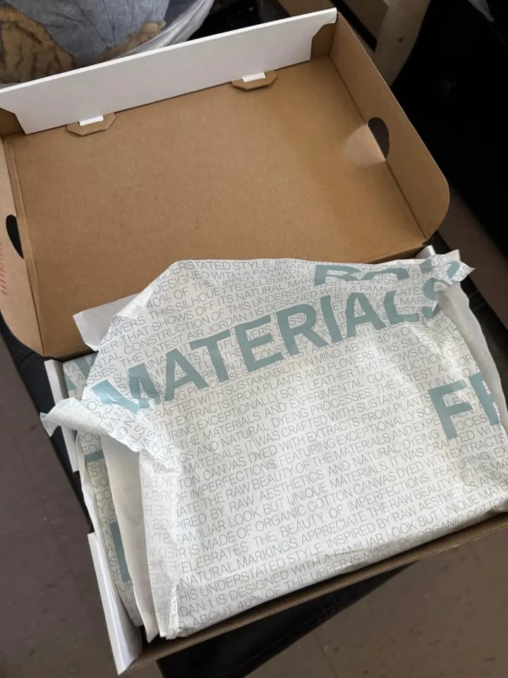 Womens Air Jordan 1 MID SE Sanddrift/Sail-Midnight Navy image indicator(5)