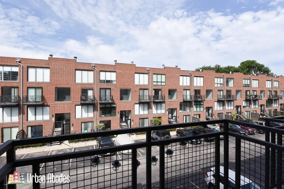 1 Bed 1 Bath Apartment image indicator(2)