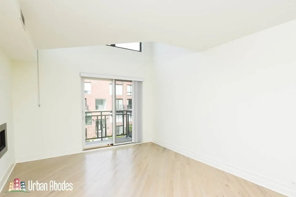 1 Bed 1 Bath Apartment image indicator(10)