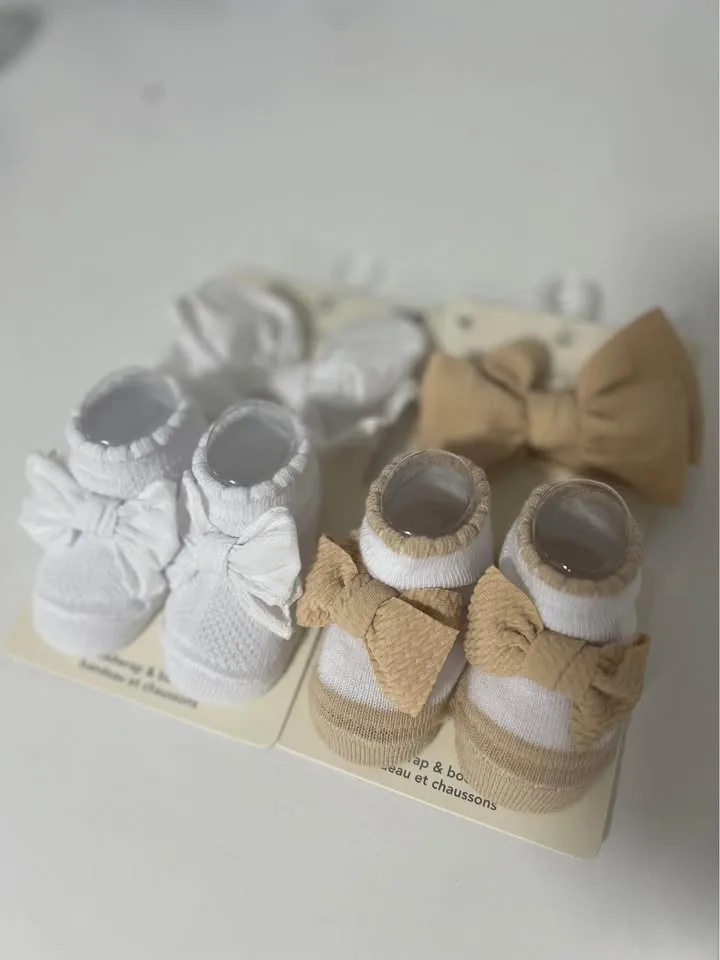 Baby girl head wrap and booties set (0-12 months)