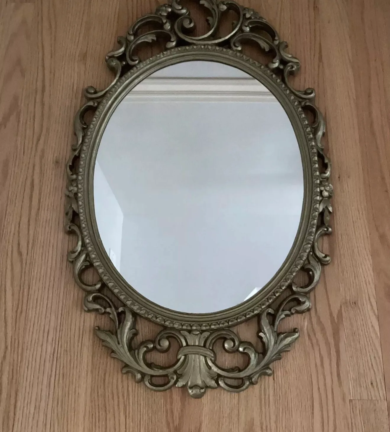 Vintage French Style Glit Carved Mirror 18”x 31” image indicator(2)