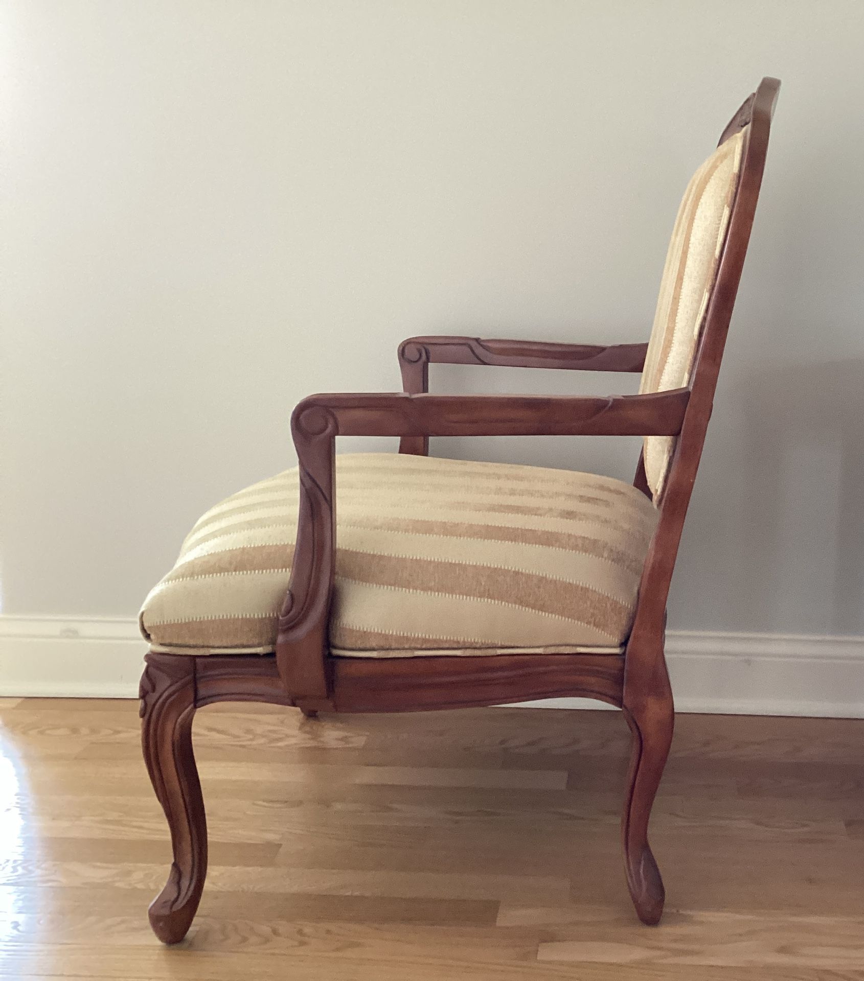 Two Accent Chairs +  Table + Table Glass+ Two Layers Table Cloth - photo 5