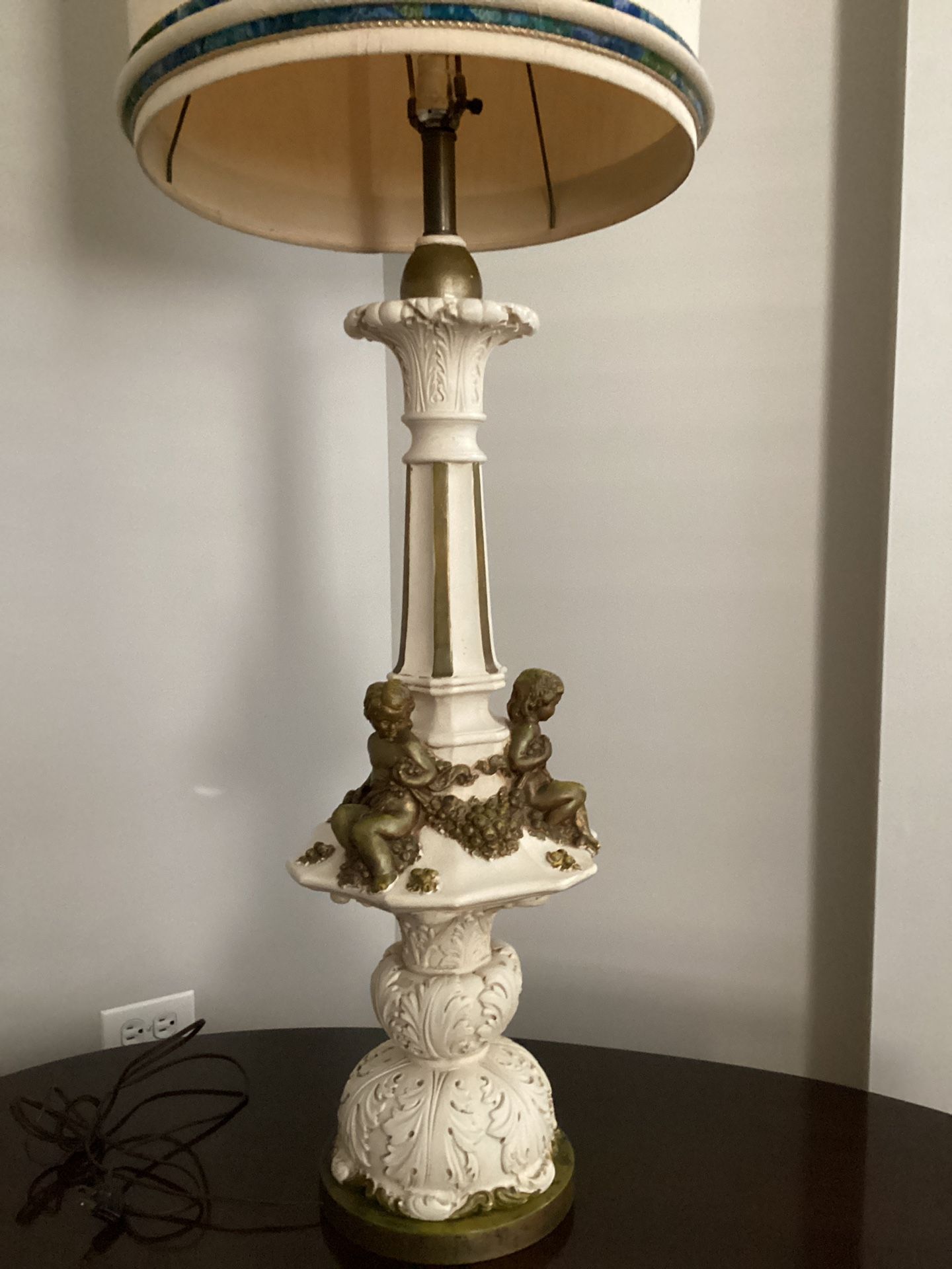 Vintage Cherubs Statue Tall Large Lamp