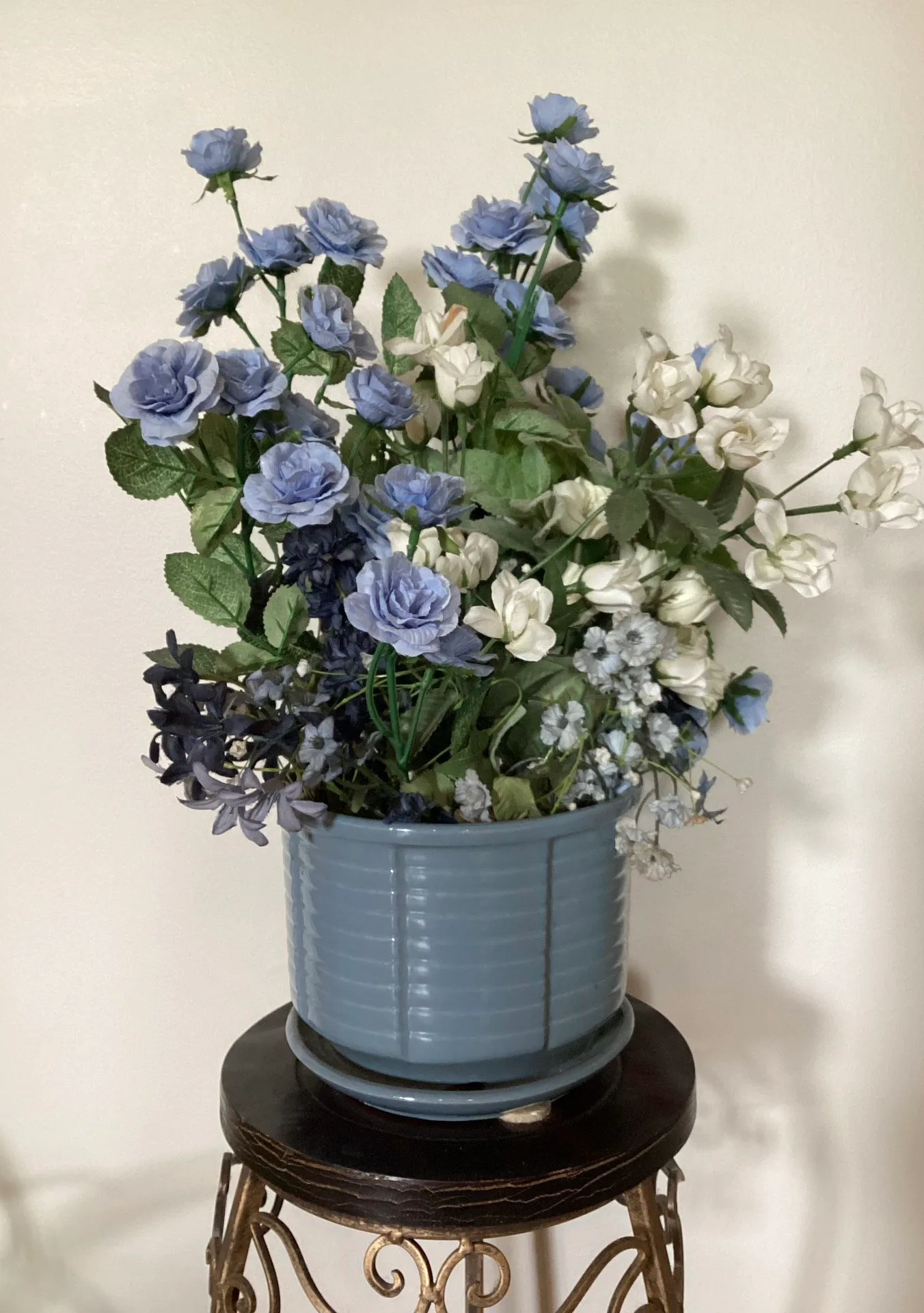 Artificial Flower With Ceramic Vase For Home Decor thumbnail