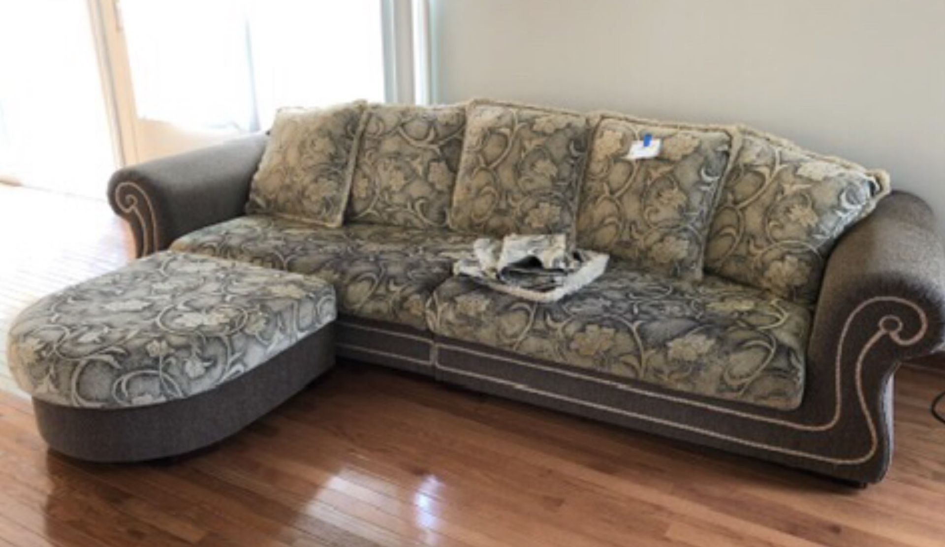 Sofa With Ottoman - photo 2