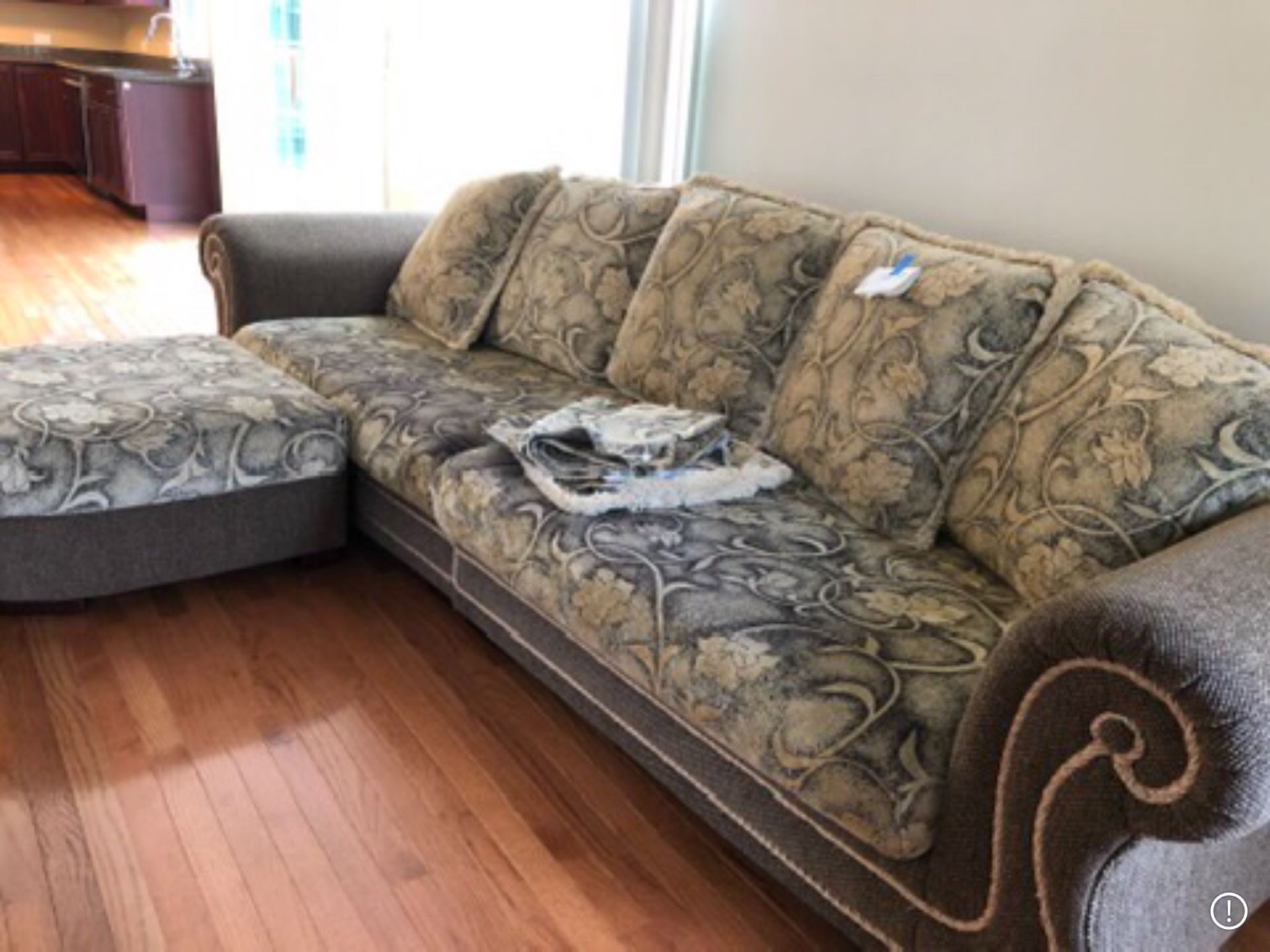 Sofa With Ottoman - photo 3