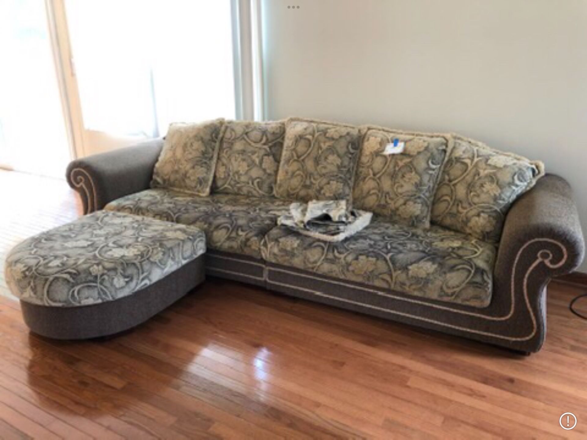 Sofa With Ottoman - photo 5