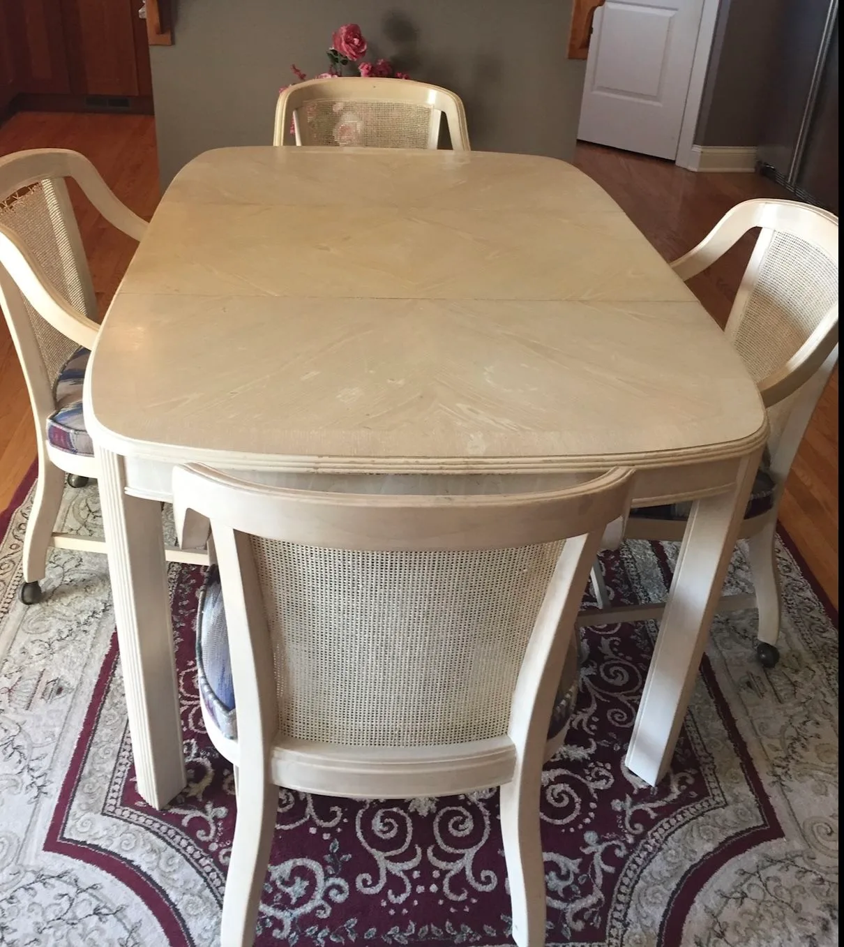 Drexel Heritage Dinning Table And Four Chairs With Top Cover Boa image indicator(2)