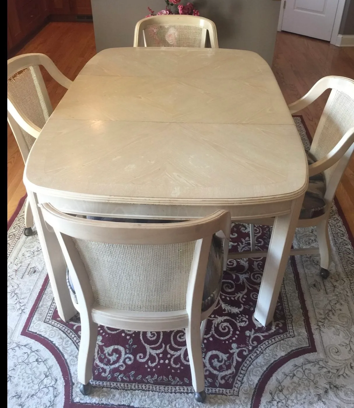 Drexel Heritage Dinning Table And Four Chairs With Top Cover Boa image indicator(4)